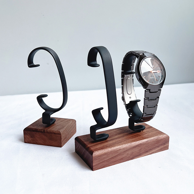 Деревянная C-образная подставк – обзор и цена Jewelry And Watches Inc